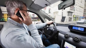 Choisir entre conduire et téléphoner